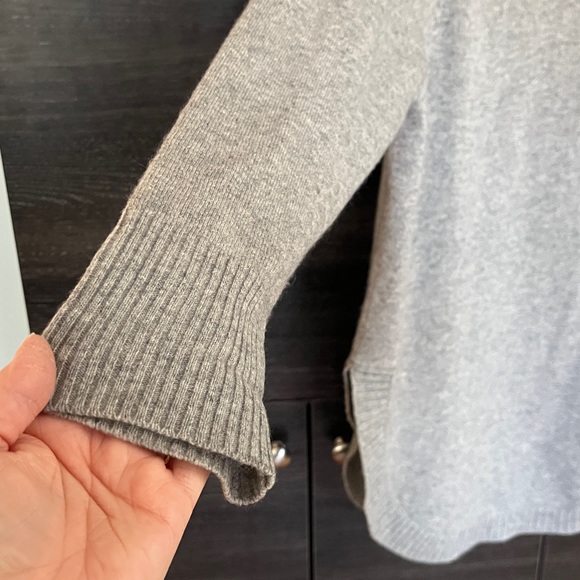 SOLD‼️‼️EUC Repeat Grey Cowl Neck Raglan Sleeve Shirttail Hem Quality Wool Mix - Picture 3 of 6